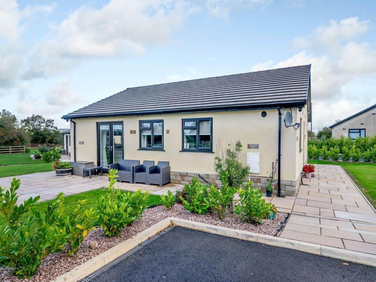 Mya Cottage Wilpshire Bagian luar foto