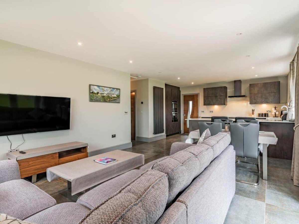 Mya Cottage Wilpshire Bagian luar foto